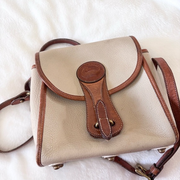 Dooney & Bourke Vintage 90s Essex Saddle Pebbled Leather Crossbody Bag - Picture 5 of 15